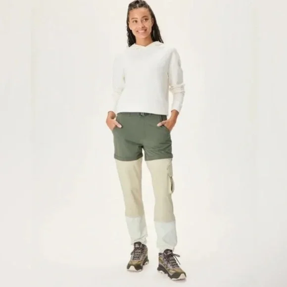 NWT Outdoor Voices RecTrek Zip Off Convertible Pants green and khaki Sma… - Picture 3 of 4